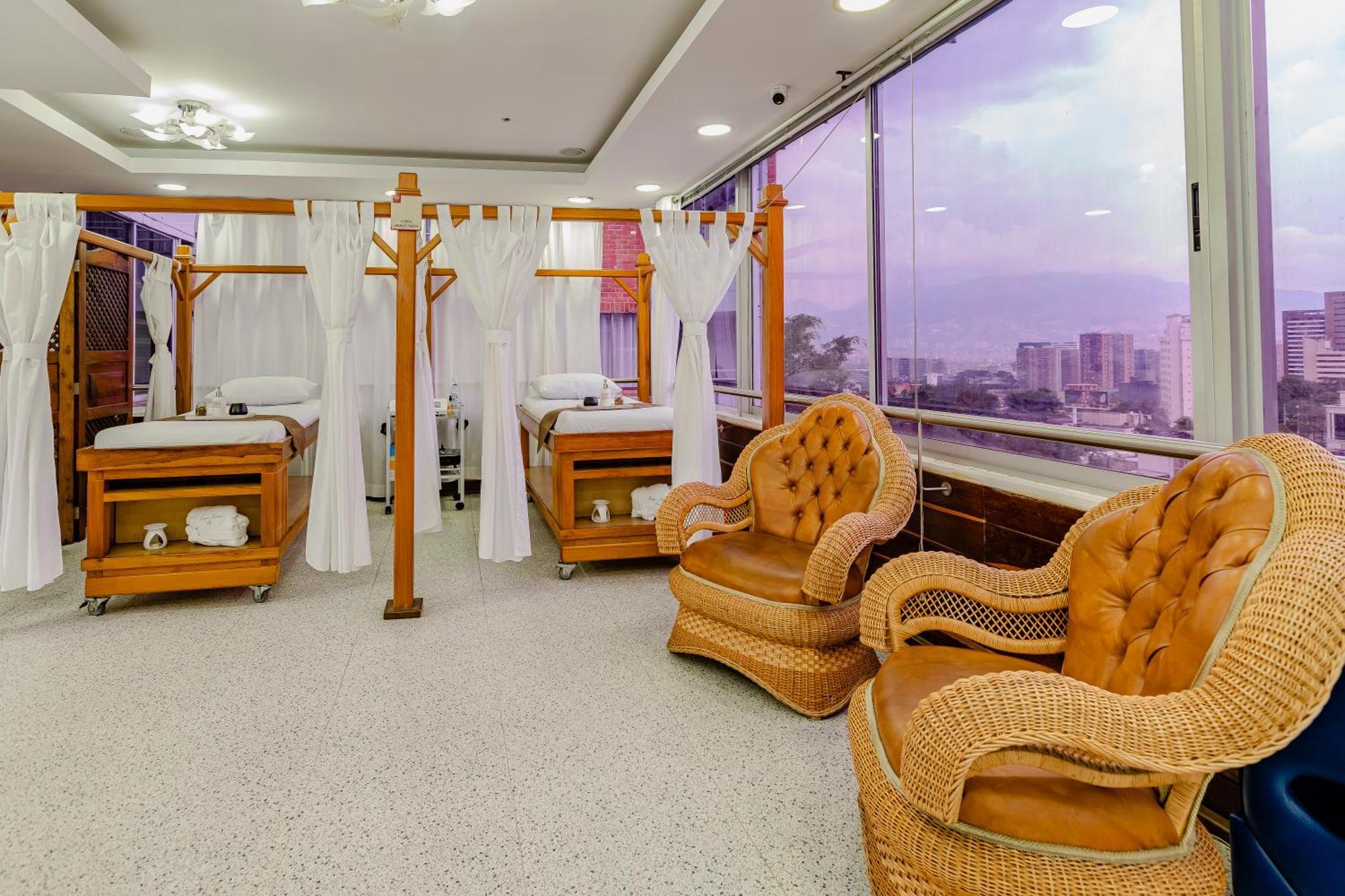 Hotel Du Parc เมเดยิน ภายนอก รูปภาพ