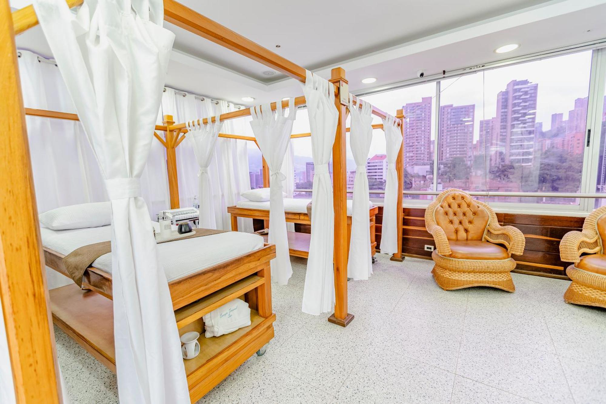 Hotel Du Parc เมเดยิน ภายนอก รูปภาพ