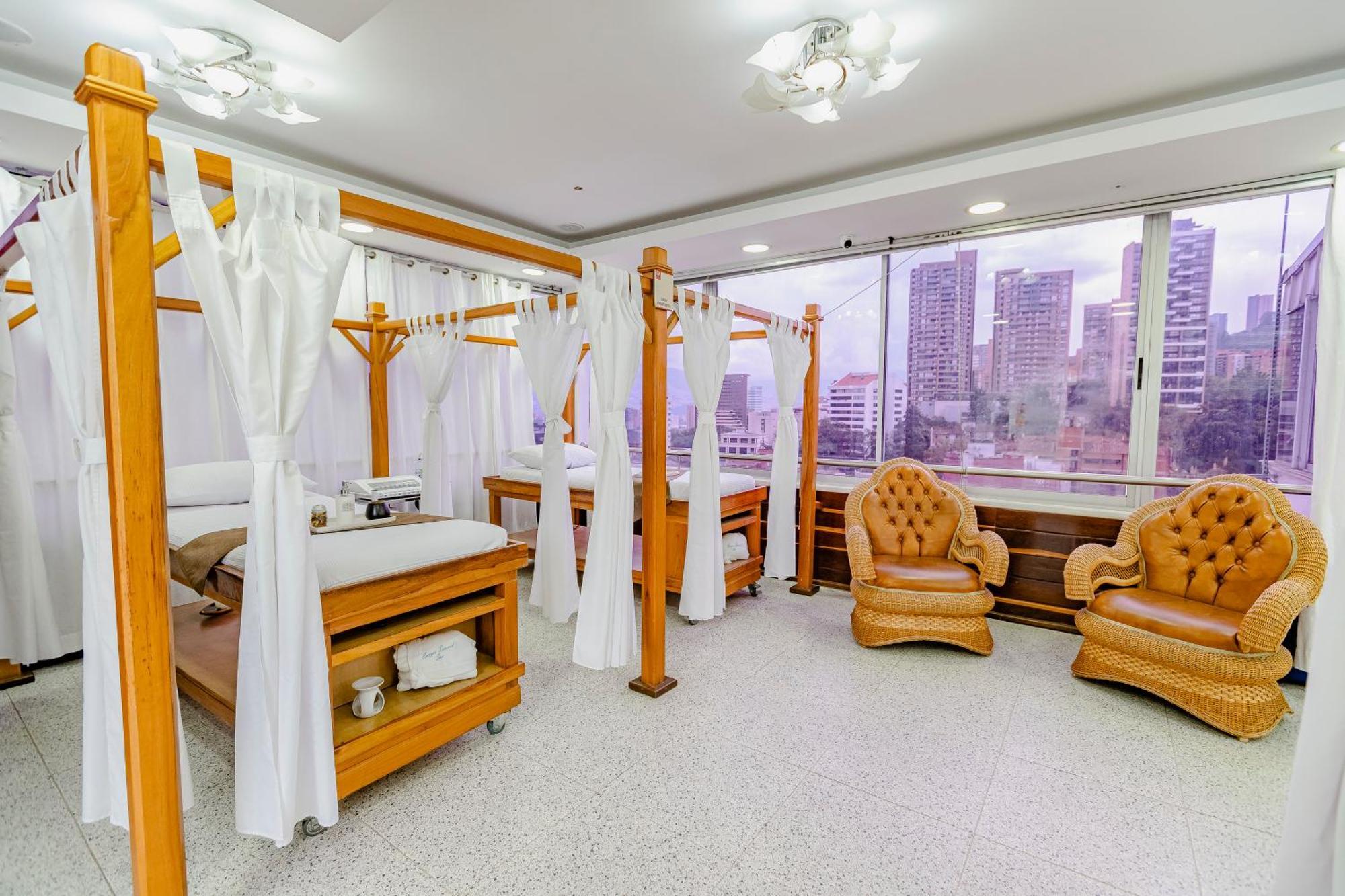 Hotel Du Parc เมเดยิน ภายนอก รูปภาพ
