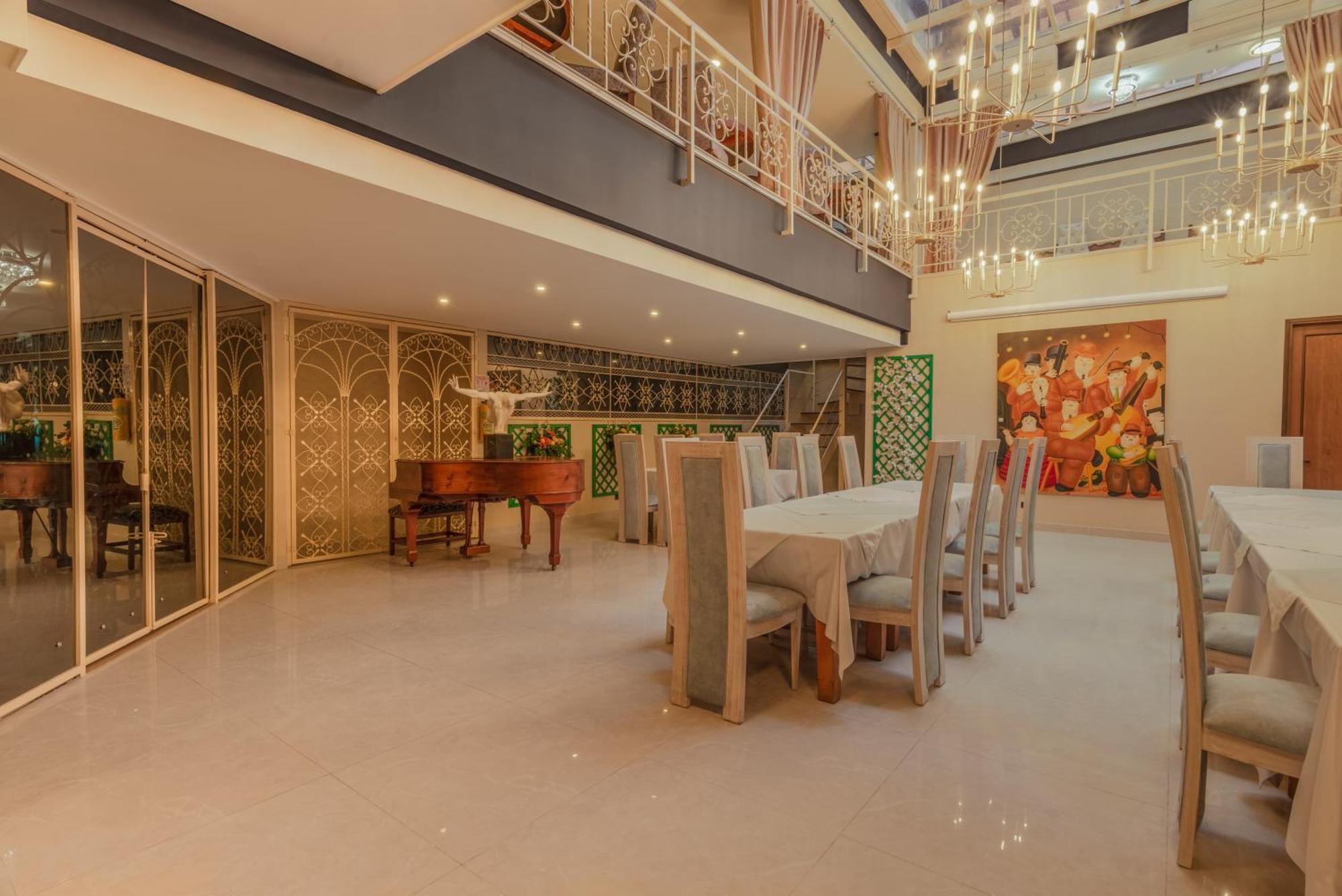 Hotel Du Parc เมเดยิน ภายนอก รูปภาพ